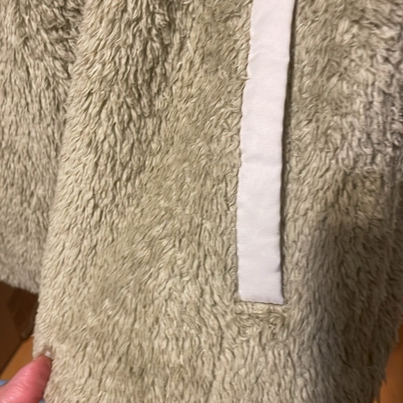 Patagonia Women's Vest (000191) - Picture 5 of 10